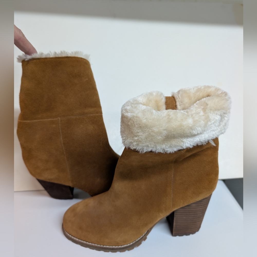 Tan Suede Ankle Boots with Faux Fur Lining